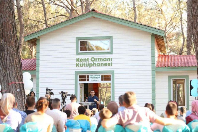 Kent Ormanı Kütüphanesi Kapılarını Açtı