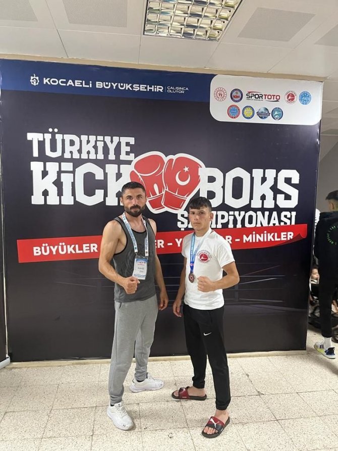 Karabüklü Yusuf Eren Erhal, Kick Boksta Türkiye 2.’si Oldu