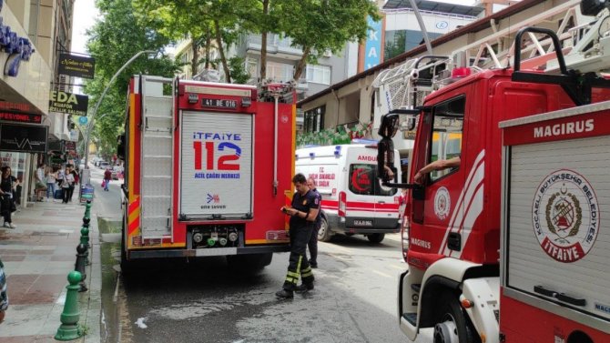 İ̇şten Çıkarıldığı İddia Edilen Kadın, Hem Kendini Hem İş Yerini Yakmak İstedi