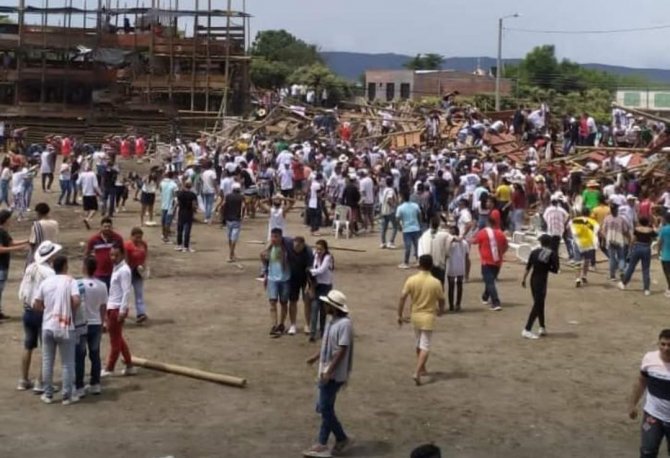 Kolombiya’da Boğa Güreşi Sırasında Tribün Çöktü: 4 Ölü, 322 Yaralı