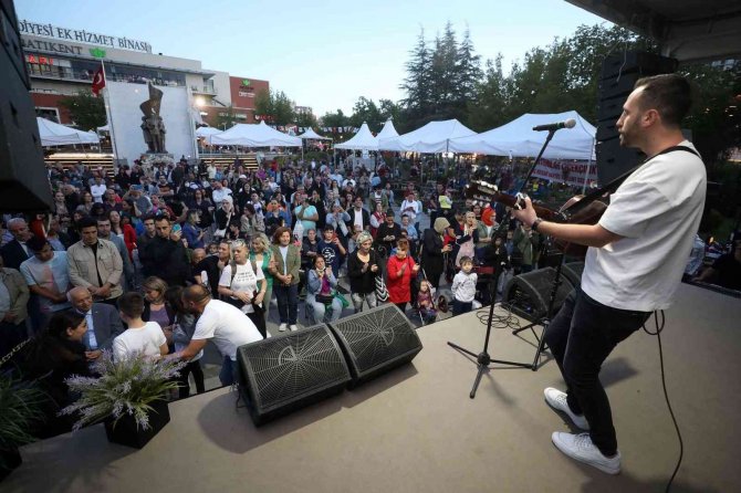Kazım Koyuncu Yenimahalle’de Çiçek Festivali’nde Anıldı