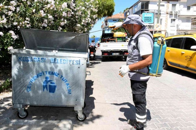 Kuşadası’nda Haşere Ve Kara Sineğe Karşı Etkin Mücadele