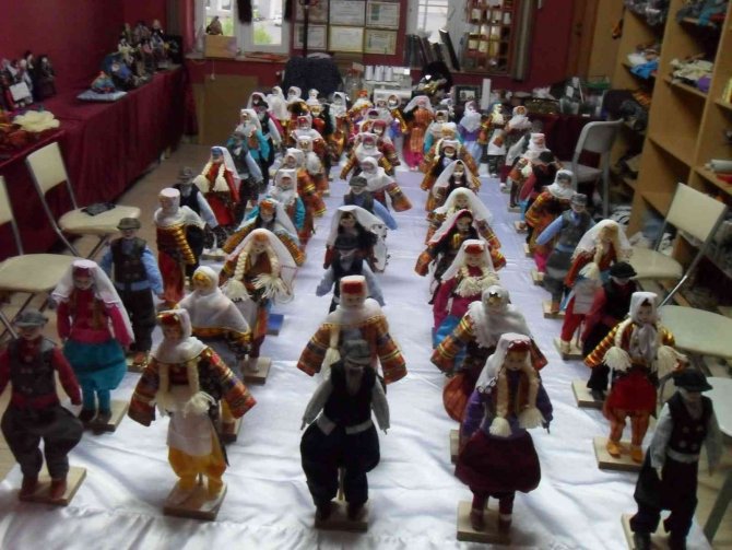 ’Aşhan Bacı’ Bebekleri Usta Öğreticisine Sanatçı Kimlik Kartı