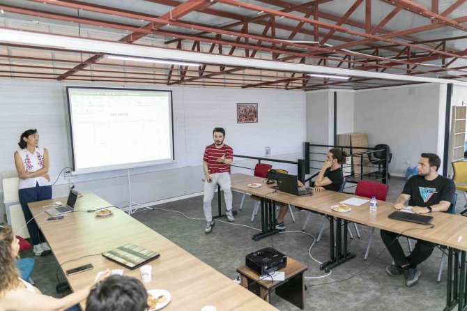 Dijital Akademi Projesinde 2 Kurs Tamamlandı