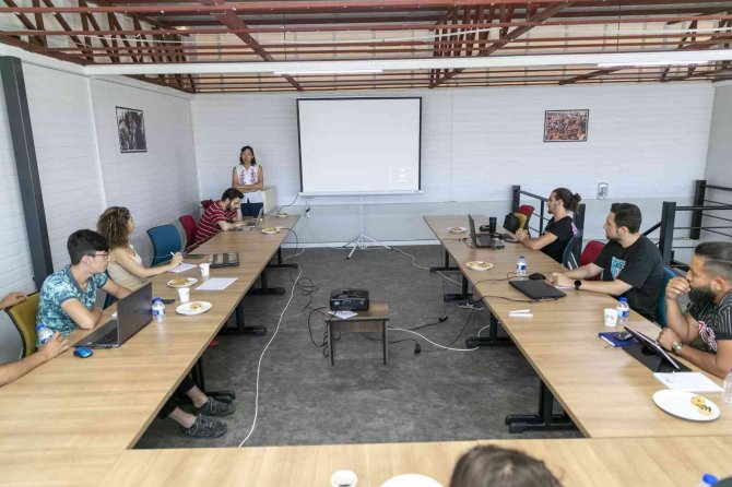 Dijital Akademi Projesinde 2 Kurs Tamamlandı