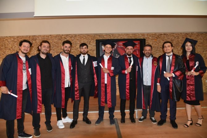 Omü Turizm Fakültesi’nde Mezuniyet Coşkusu