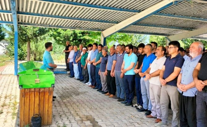 Serinlemek İçin Girdiği Suda Boğulan Anıl, Son Yolculuğuna Uğurlandı