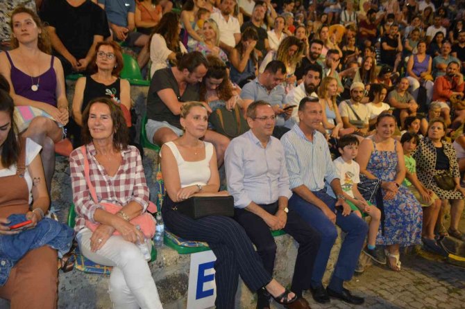 Ayvalık’ta Deniz Seviyesi Tiyatro Festivali Sona Erdi
