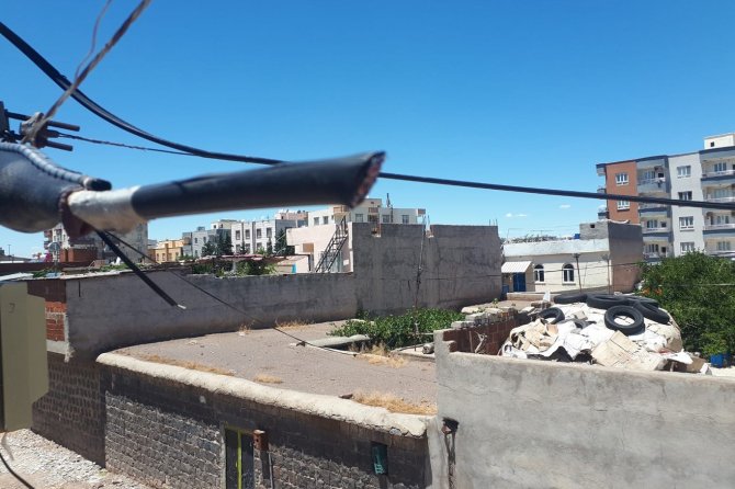 Siverek’te Kablo Hırsızları Mahalle Sakinlerini İnternetsiz Bıraktı