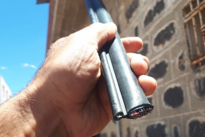 Siverek’te Kablo Hırsızları Mahalle Sakinlerini İnternetsiz Bıraktı