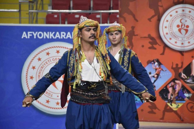 Afyonkarahisar’da Halk Oyunları Bölge Yarışması Düzenlendi