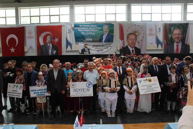 Akşehir Halk Oyunları Grup Yarışmasına Ev Sahipliği Yaptı