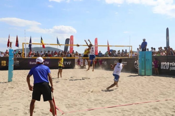 Burhaniye’ De U20 Plaj Voleybolu Türkiye Şampiyonası Tamamlandı