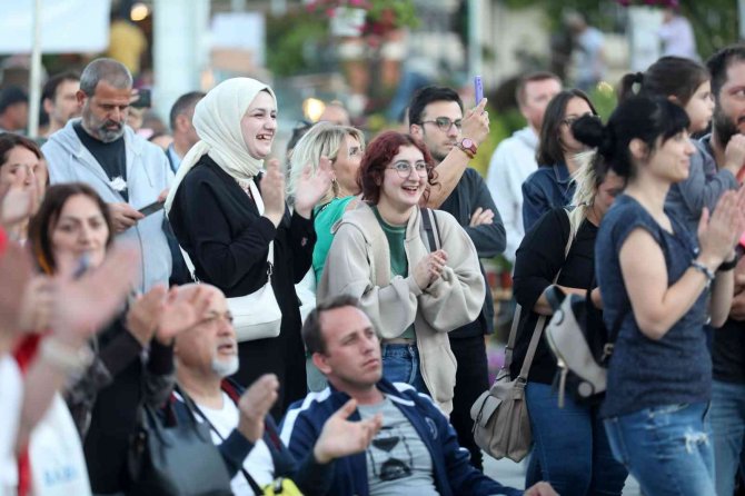 Kazım Koyuncu Yenimahalle’de Çiçek Festivali’nde Anıldı