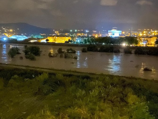 Çaycuma Sanayi Sitesi Sular Altında Kaldı