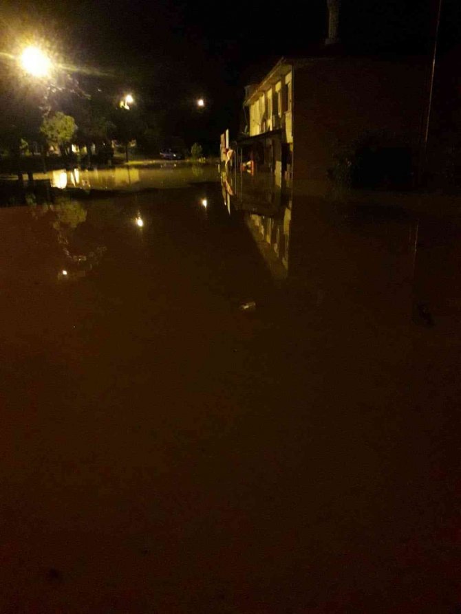 Çaycuma Sanayi Sitesi Sular Altında Kaldı