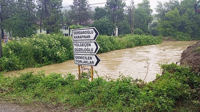 Çaycuma İlçesinde Taşkınlar Oluştu