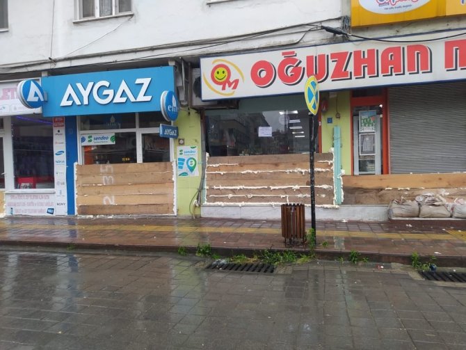 Esnaftan İşyerlerine Sele Karşı Silikonlu Önlem