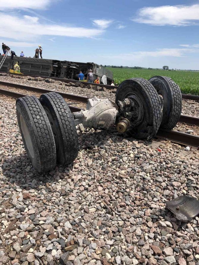 Abd’de İçerisinde 243 Yolcu Bulunan Tren Raydan Çıktı, En Az 3 Ölü Ve Çok Sayıda Yaralı Olduğu Bildiriliyor