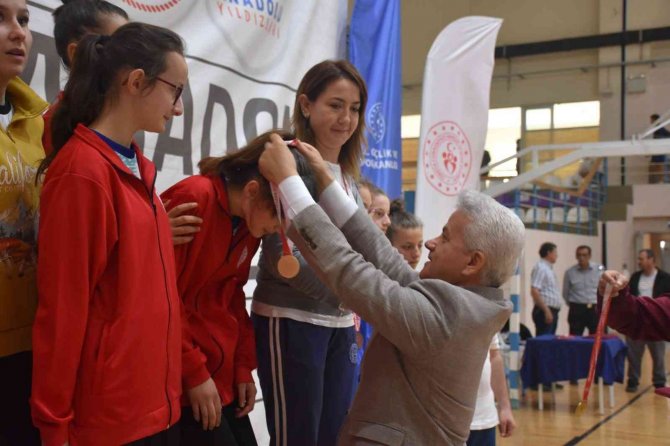 Afyonkarahisar’da Anali̇g Masa Tenisi Yarı Final Müsabakaları Tamamlandı