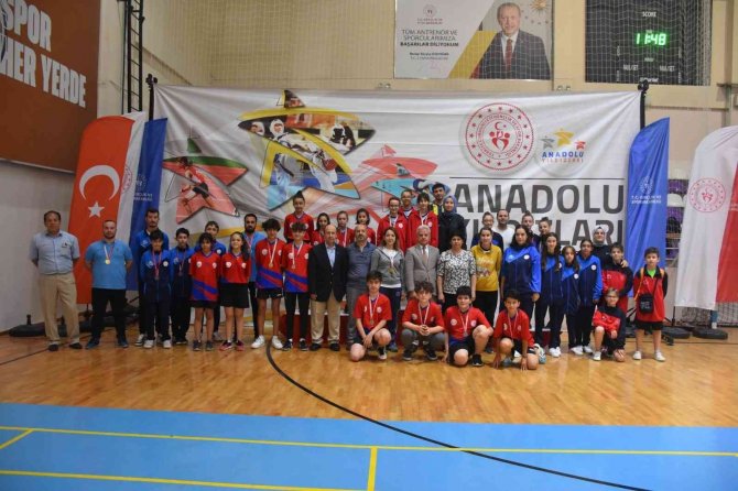 Afyonkarahisar’da Anali̇g Masa Tenisi Yarı Final Müsabakaları Tamamlandı