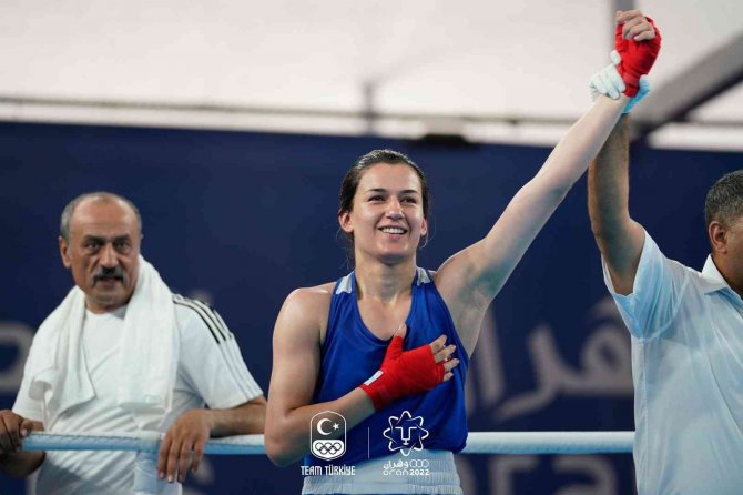 3 Milli Boksör Akdeniz Oyunları’nda Yarı Finalde