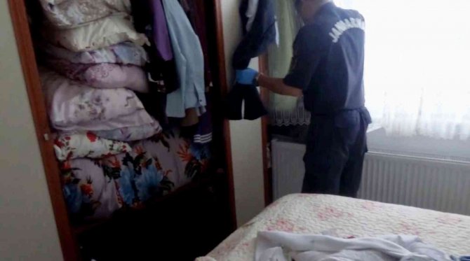 30 Ayrı Suçtan 37 Yıl Hapsi Olan Şahıs Gardıropta Yakalandı