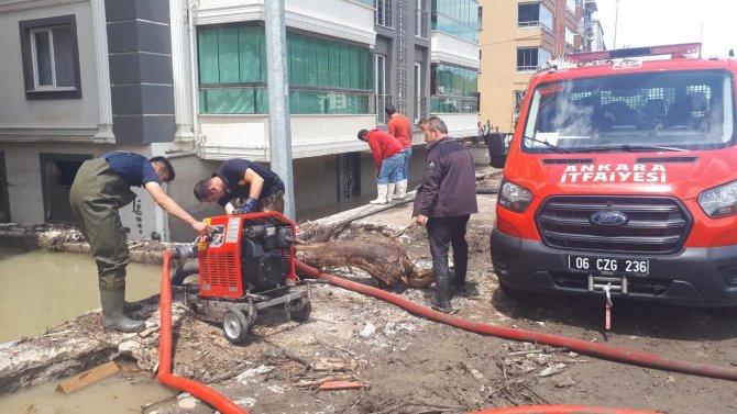 Ankara Büyükşehir Belediyesi Sel Felaketinin Yaralarını Sarmak İçin Kastamonu’da