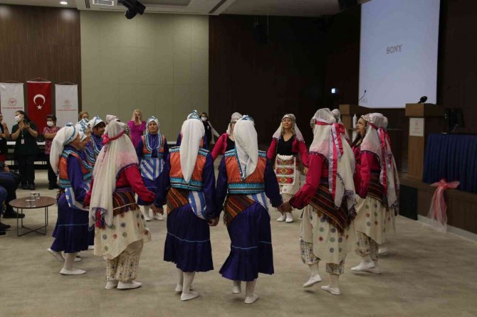 Ankara Şehir Hastanesi Moral Sanat Atölyeleri’nde Yıl Sonu Fuarı