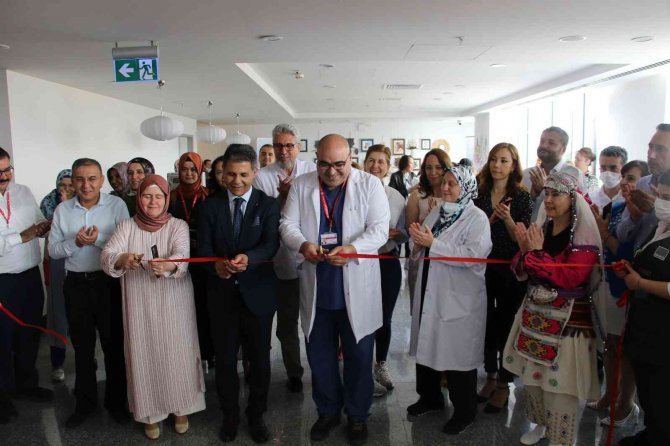 Ankara Şehir Hastanesi Moral Sanat Atölyeleri’nde Yıl Sonu Fuarı