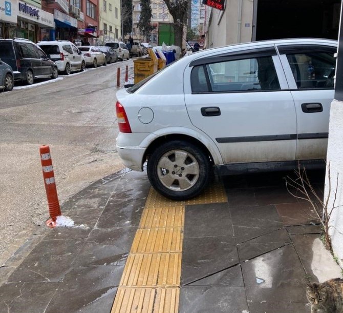 Duyarsız Sürücüler Görme Engelliler İçin Tehlike Saçıyor