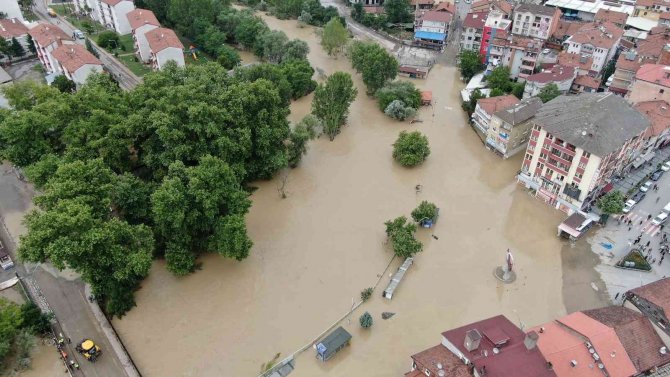 Bartın’da Sel Suları Çekilmeye Başladı, Kent Dron İle Havadan Görüntülendi