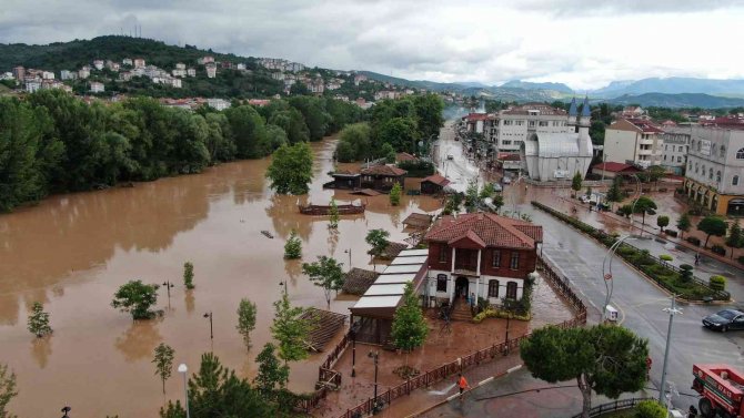 Bartın’da Sel Suları Çekilmeye Başladı, Kent Dron İle Havadan Görüntülendi