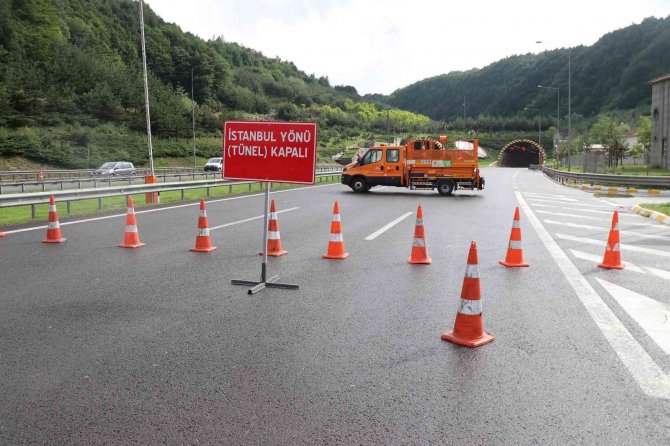 Bolu Dağı Tüneli’nde Toprak Kayması İ̇stanbul Yönünü Kapattı