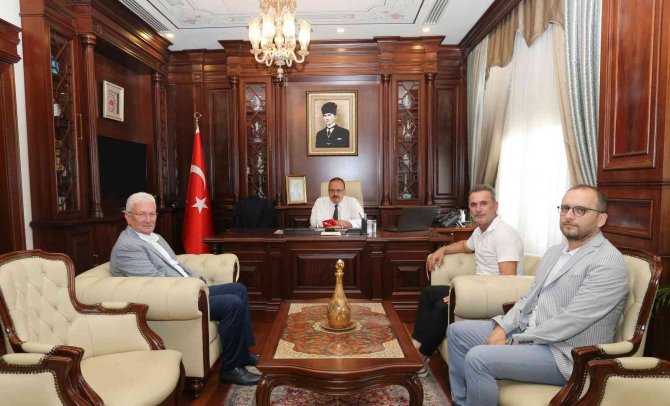Bursaspor’dan, Vali Yakup Canbolat’a Ziyaret