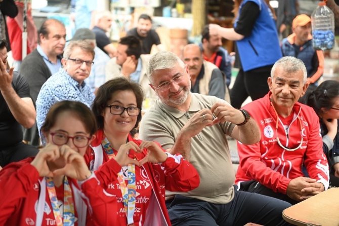 Şampiyonlara Coşkulu Karşılama
