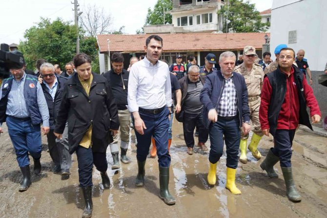 Bakan Kurum, Afetin Yaşandığı Bölgelerde İncelemelerde Bulundu