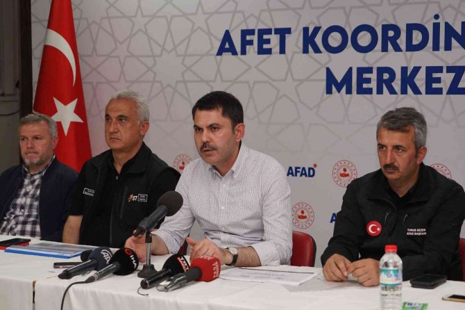 Çevre, Şehircilik Ve İ̇klim Değişikliği Bakanı Kurum: "16 Binada 36 Bölümün Ağır Hasarlı Olduğu Veya Yıkık Olduğunun Tespitini Yaptık”