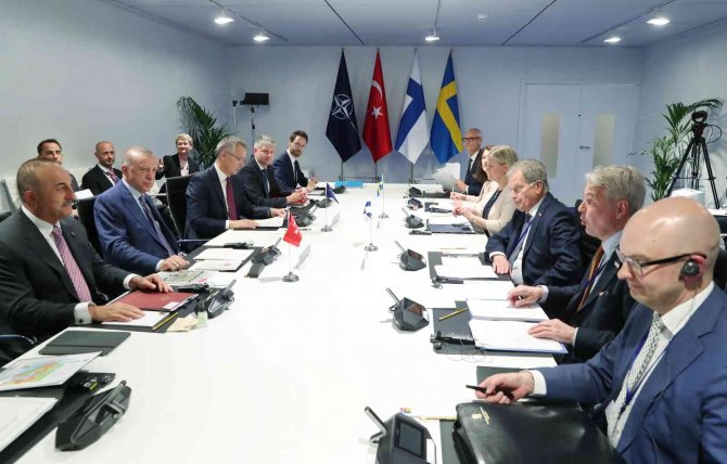 Türkiye-i̇sveç-finlandiya-nato Görüşmesi Madrid’de Başladı