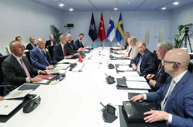 Türkiye-i̇sveç-finlandiya-nato Görüşmesi Madrid’de Başladı