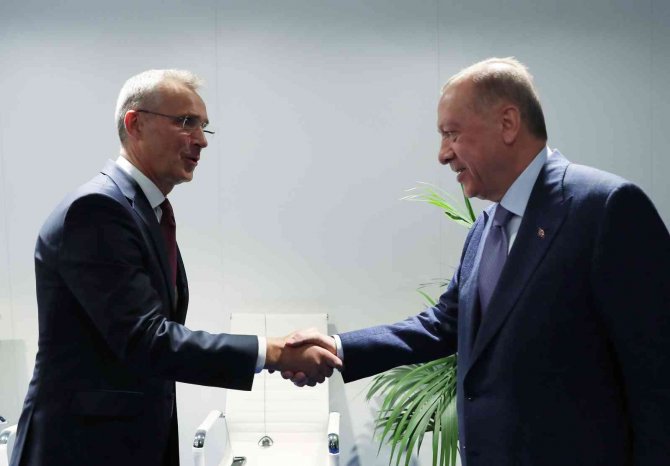 Cumhurbaşkanı Recep Tayyip Erdoğan, Finlandiya Cumhurbaşkanı Sauli Niinistö, İ̇sveç Başbakanı Magdalena Andersson Ve Nato Genel Sekreteri Jens Stoltenberg’le Gerçekleştirilen Dörtlü Görüşme Başladı.