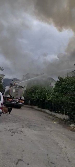 Yanan Eve İlk Müdahaleyi Bölgede Görevli Sulama Ekibi Yaptı