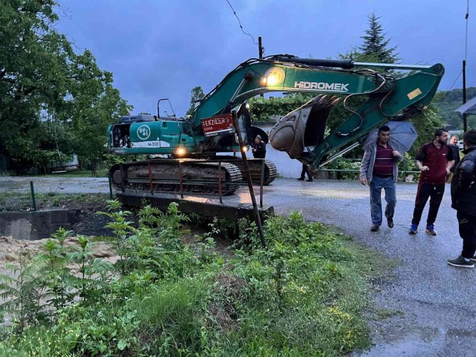 Düzce Valisi Cevdet Atay, “188 Vatandaşımızın Tahliyesini Gerçekleştirdik”