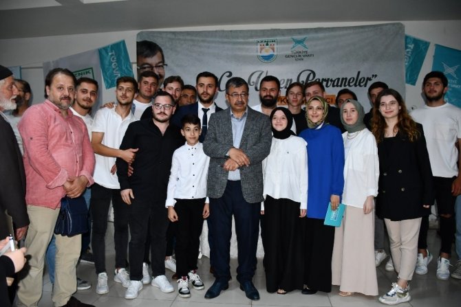 Hayati İ̇nanç İ̇znik’te Sevenleriyle Buluştu