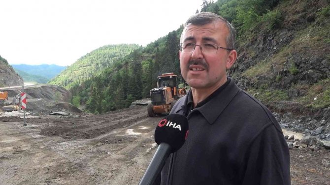 Sel Felaketinin Yaraları Sarılıyor, Zarar Gören Yollar Onarılıyor