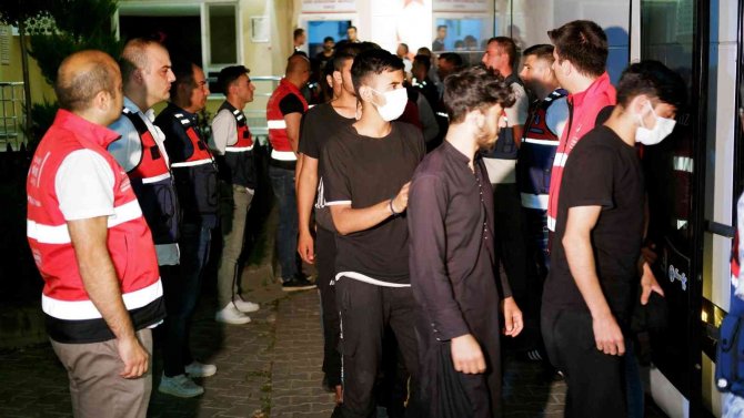 Edirne’de Yakalanan 227 Göçmen Sınır Dışı Edilecek