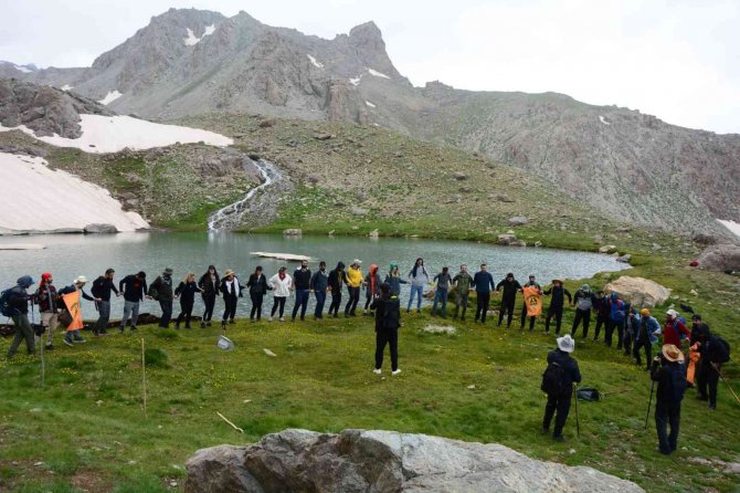 İ̇ki Mevsimin Bir Arada Yaşandığı Berçelan Yaylası’na Doğa Yürüyüşü