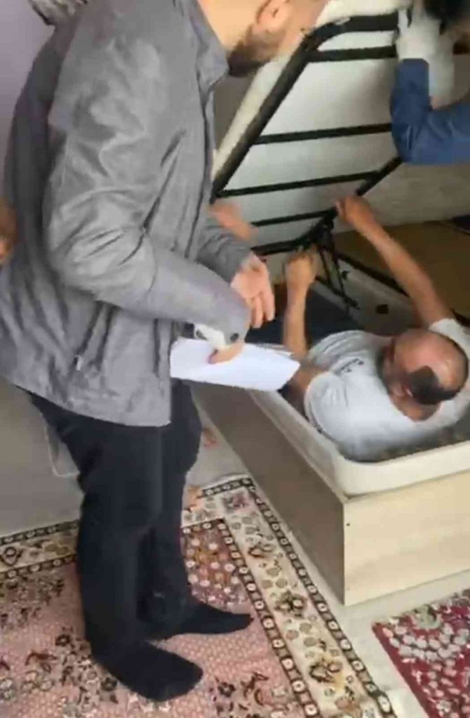 Çocuk Cinayetinden Ve 38 Ayrı Suçtan Aranan Şahıs, Bazanın Altında Yakalandı