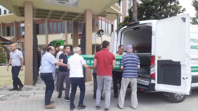 9 Yıl Önce Kan Donduran Cinayete Kurban Giden İki Kardeş Söke’de Defnedildi