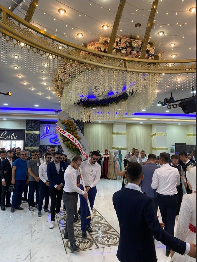 Damada Düğünde "Acı Kaybımız" Şakası